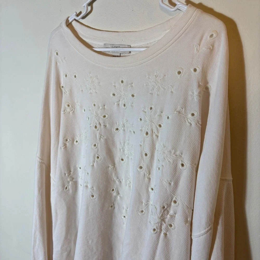 LOFT PLUS Embroidered Eyelet White Sweatshirt Pullover Lightweight‎ Size 24/26